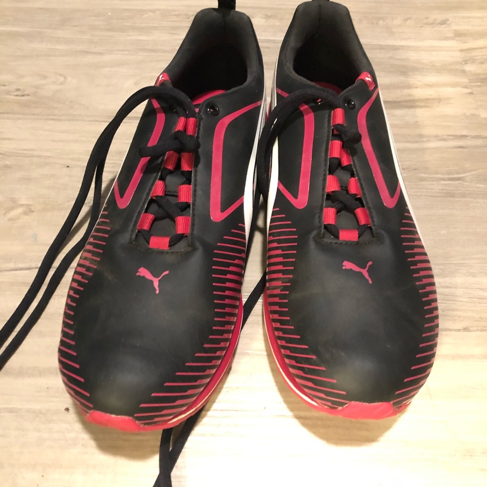 Woman’s golf shoes